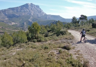  Ciclismo de cerro en el interior